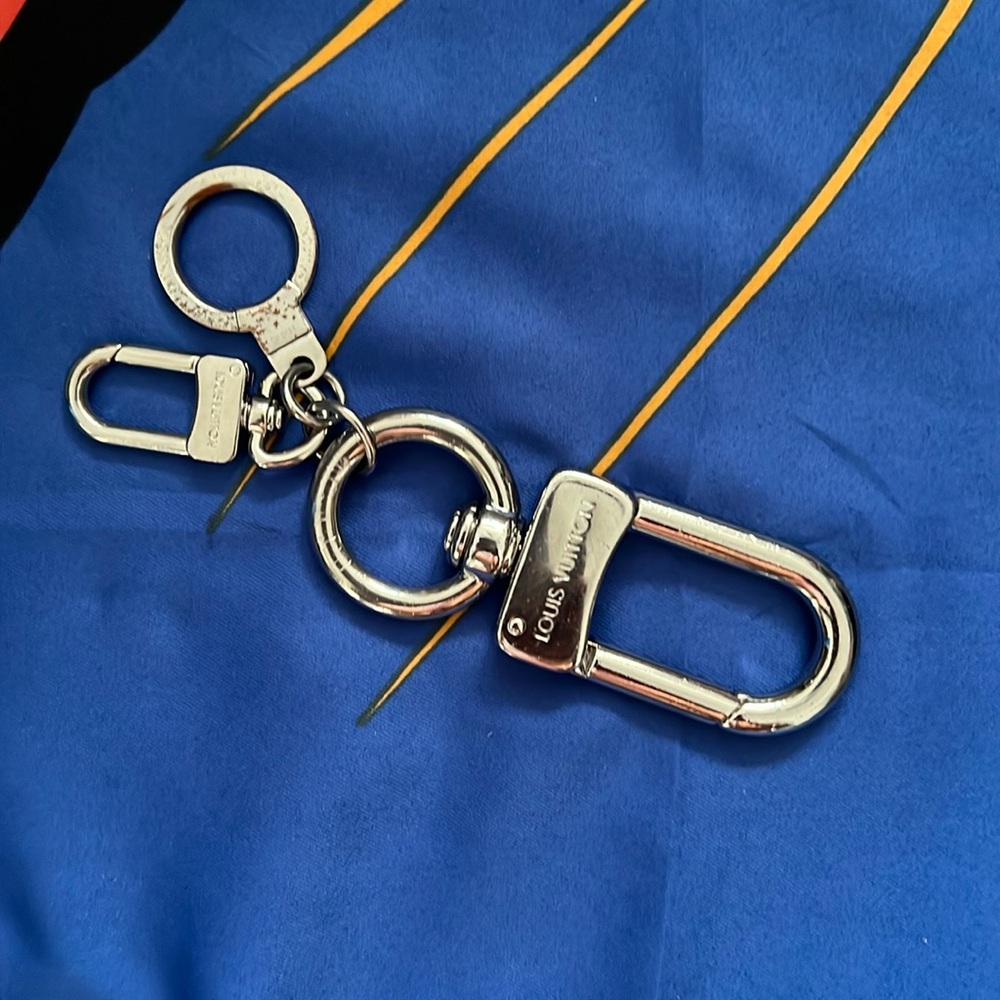 Authentic Pre❤️ Louis Vuitton Anneau Cles Mousqueton SilverTone KeyRing BagCharm